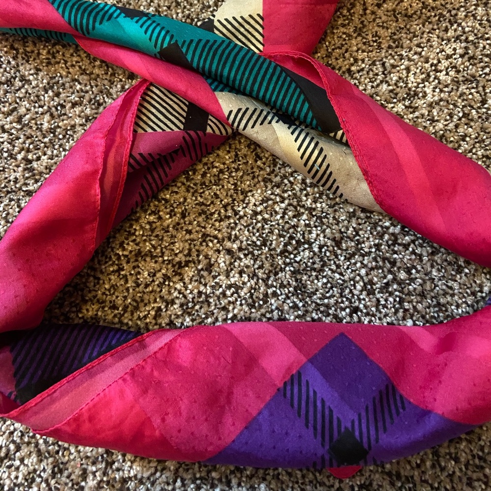 70s geometric printed scarf